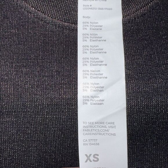 Fabletics Women's Black Aisley Seamless Striped Long Sleeves Crop Top Sz XS NEW - Picture 5 of 5